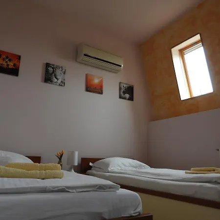 Hotel Pensiunea Caramell 3*